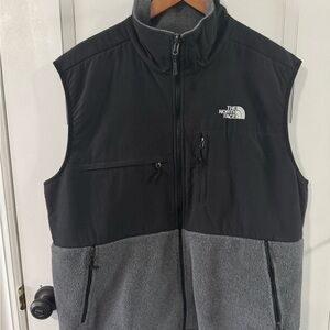 The North Face Men's Black and Gray Denali Vest XL